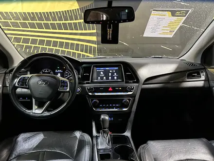 Hyundai Sonata 2018 года за 8 600 000 тг. в Актобе – фото 6