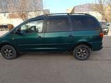 Volkswagen Sharan 1996 годаүшін2 300 000 тг. в Астана – фото 4