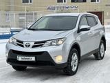 Toyota RAV4 2013 годаfor8 950 000 тг. в Астана