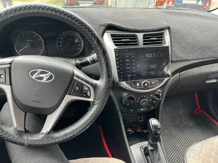 Hyundai Accent 2014 года за 5 600 000 тг. в Актобе – фото 2