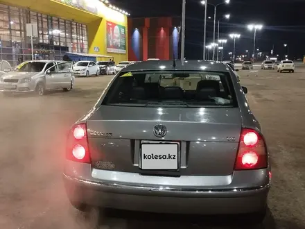 Volkswagen Passat 2002 года за 3 200 000 тг. в Актобе – фото 4