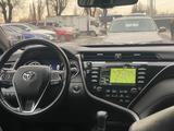 Toyota Camry 2018 годаүшін13 300 000 тг. в Алматы – фото 5