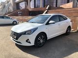 Hyundai Accent 2021 года за 7 500 000 тг. в Караганда – фото 2