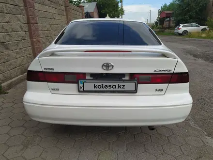 Toyota Camry 1999 года за 3 400 000 тг. в Темиртау – фото 10