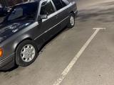 Mercedes-Benz E 230 1992 года за 1 700 000 тг. в Тараз – фото 2