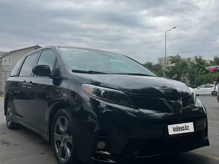 Toyota Sienna 2017 года за 13 100 000 тг. в Алматы – фото 14