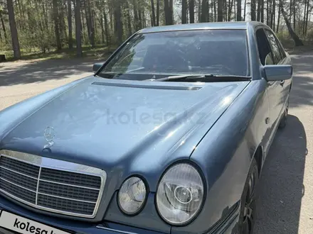 Mercedes-Benz E 320 1995 года за 3 300 000 тг. в Астана – фото 4