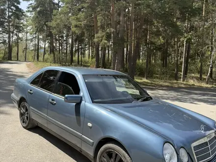 Mercedes-Benz E 320 1995 года за 3 300 000 тг. в Астана