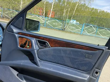 Mercedes-Benz E 320 1995 года за 3 300 000 тг. в Астана – фото 16