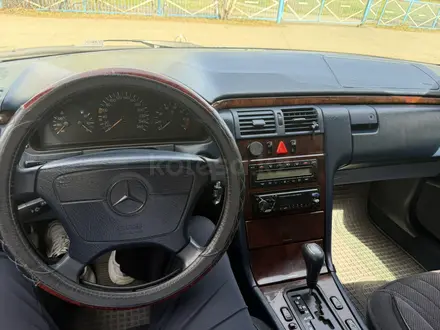 Mercedes-Benz E 320 1995 года за 3 300 000 тг. в Астана – фото 20