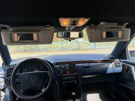 Mercedes-Benz E 320 1995 года за 3 300 000 тг. в Астана – фото 22