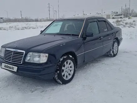 Mercedes-Benz E 300 1993 года за 1 600 000 тг. в Актобе – фото 2