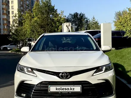 Toyota Camry 2021 года за 12 500 000 тг. в Алматы