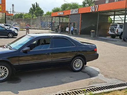 Toyota Camry 2000 года за 3 700 000 тг. в Алматы – фото 8