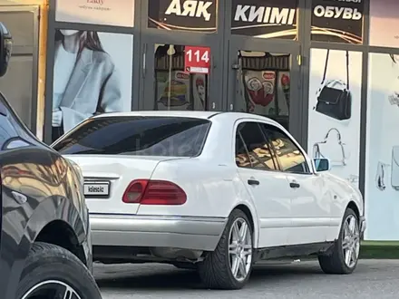 Mercedes-Benz E 320 1997 года за 2 400 000 тг. в Шымкент