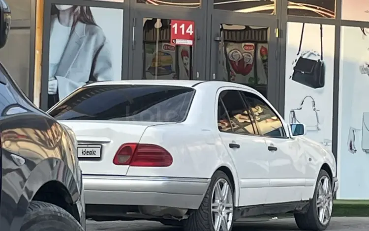 Mercedes-Benz E 320 1997 года за 2 400 000 тг. в Шымкент