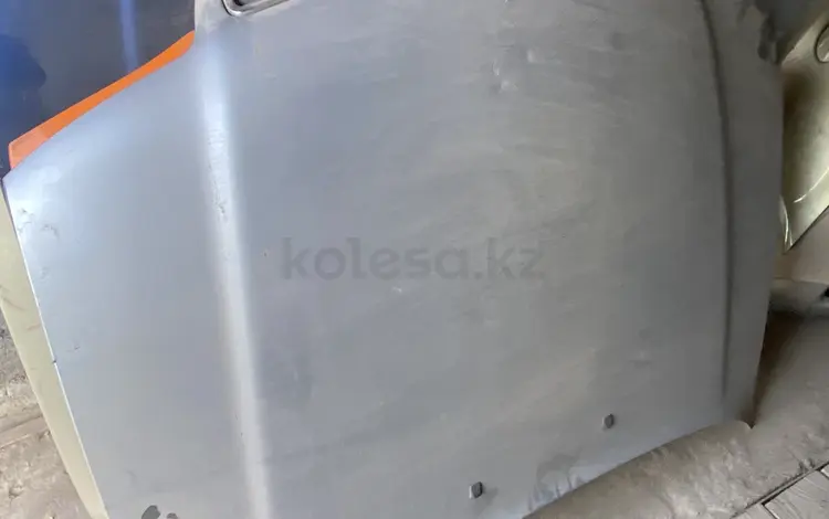 Капот Ауди а4үшін25 000 тг. в Шымкент