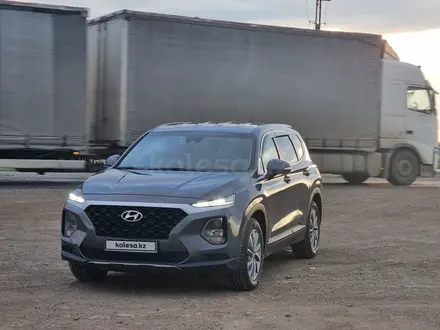 Hyundai Santa Fe 2019 года за 13 900 000 тг. в Актобе – фото 2
