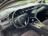 Toyota Camry 2019 года за 12 600 000 тг. в Атырау – фото 5