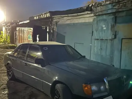 Mercedes-Benz E 300 1991 года за 1 600 000 тг. в Караганда – фото 4