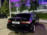 Toyota Camry 2018 года за 11 200 000 тг. в Астана – фото 3