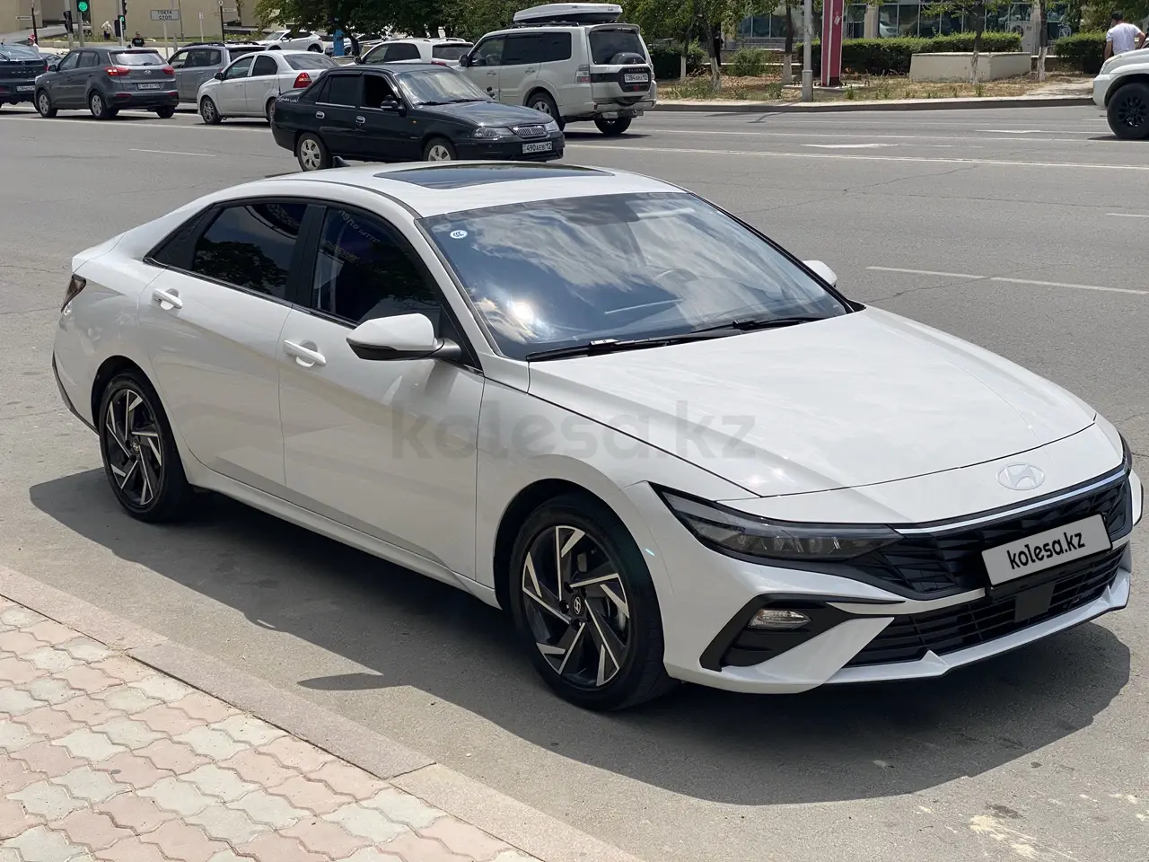 Hyundai Elantra, 2024