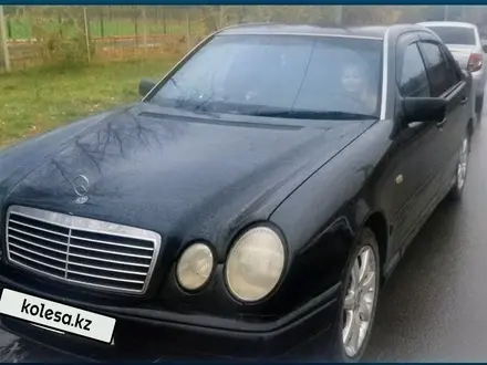 Mercedes-Benz E 200 1996 года за 2 000 000 тг. в Павлодар