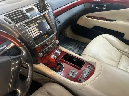 Lexus LS 600h 2012 года за 10 900 000 тг. в Алматы – фото 7