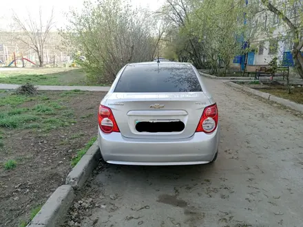 Chevrolet Aveo 2013 года за 3 400 000 тг. в Уральск – фото 12