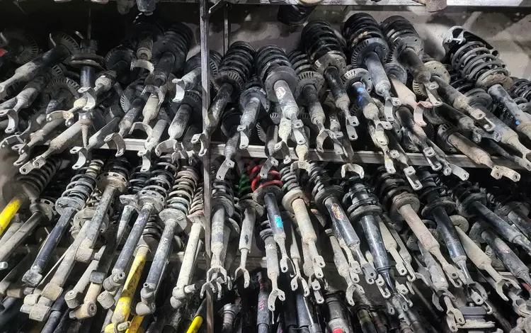 Передние стойки Ауди А4Б5 за 15 000 тг. в Астана