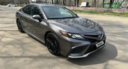 Toyota Camry 2022 года за 14 200 000 тг. в Алматы