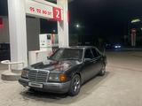 Mercedes-Benz E 230 1990 годаfor950 000 тг. в Астана