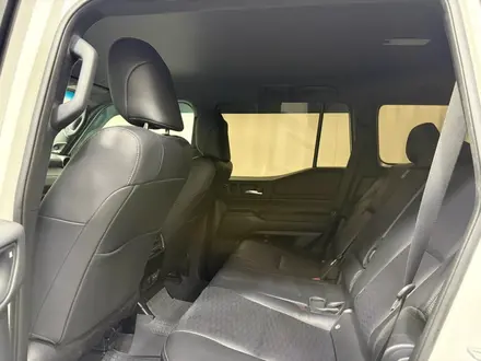 Toyota Land Cruiser Prado Luxe 2024 года за 40 900 000 тг. в Алматы – фото 11