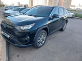 Toyota RAV4 2019 года за 13 800 000 тг. в Астана