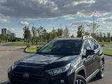 Toyota RAV4 2020 года за 14 800 000 тг. в Астана