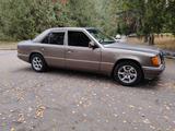 Mercedes-Benz E 230 1988 года за 950 000 тг. в Алматы – фото 2