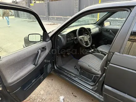 Volkswagen Passat 1993 года за 1 100 000 тг. в Алматы – фото 6