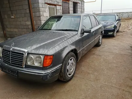 Mercedes-Benz E 260 1991 года за 800 000 тг. в Алматы – фото 3