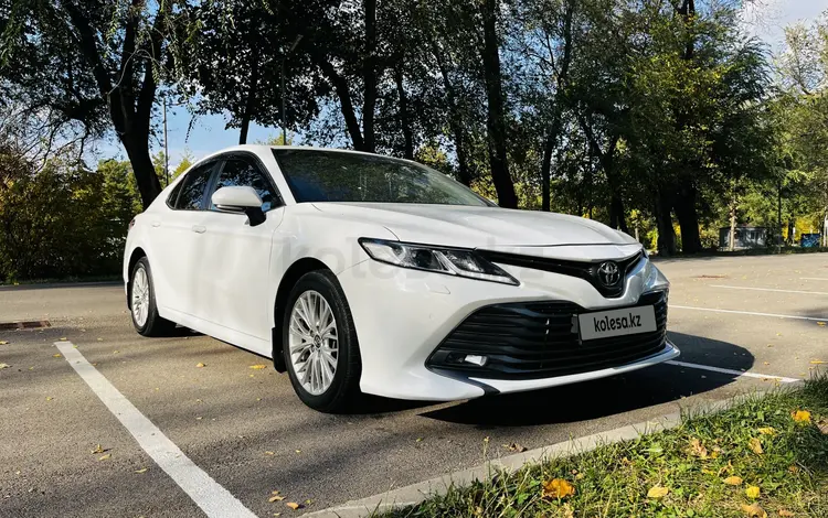 Toyota Camry 2019 года за 12 000 000 тг. в Астана