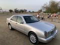 Mercedes-Benz E 230 1996 годаүшін2 300 000 тг. в Байконыр