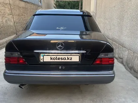 Mercedes-Benz E 220 1993 года за 2 400 000 тг. в Шымкент – фото 9