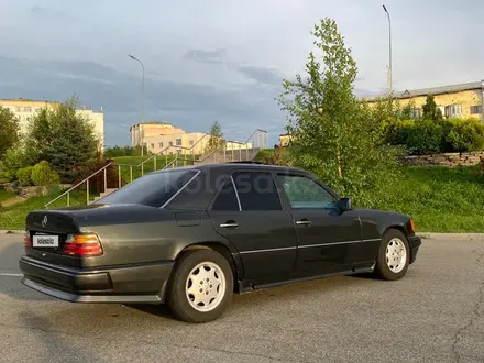 Mercedes-Benz E 220 1992 года за 1 650 000 тг. в Талдыкорган – фото 5