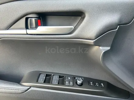 Toyota Camry Luxe 2025 года за 22 590 000 тг. в Алматы – фото 13