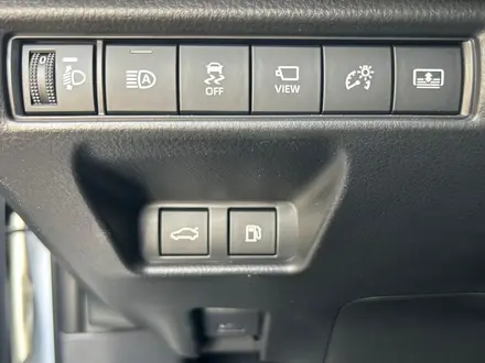 Toyota Camry Luxe 2025 года за 22 590 000 тг. в Алматы – фото 21