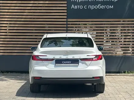 Toyota Camry Luxe 2025 года за 22 590 000 тг. в Алматы – фото 7