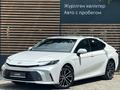 Toyota Camry Luxe 2025 года за 22 590 000 тг. в Алматы