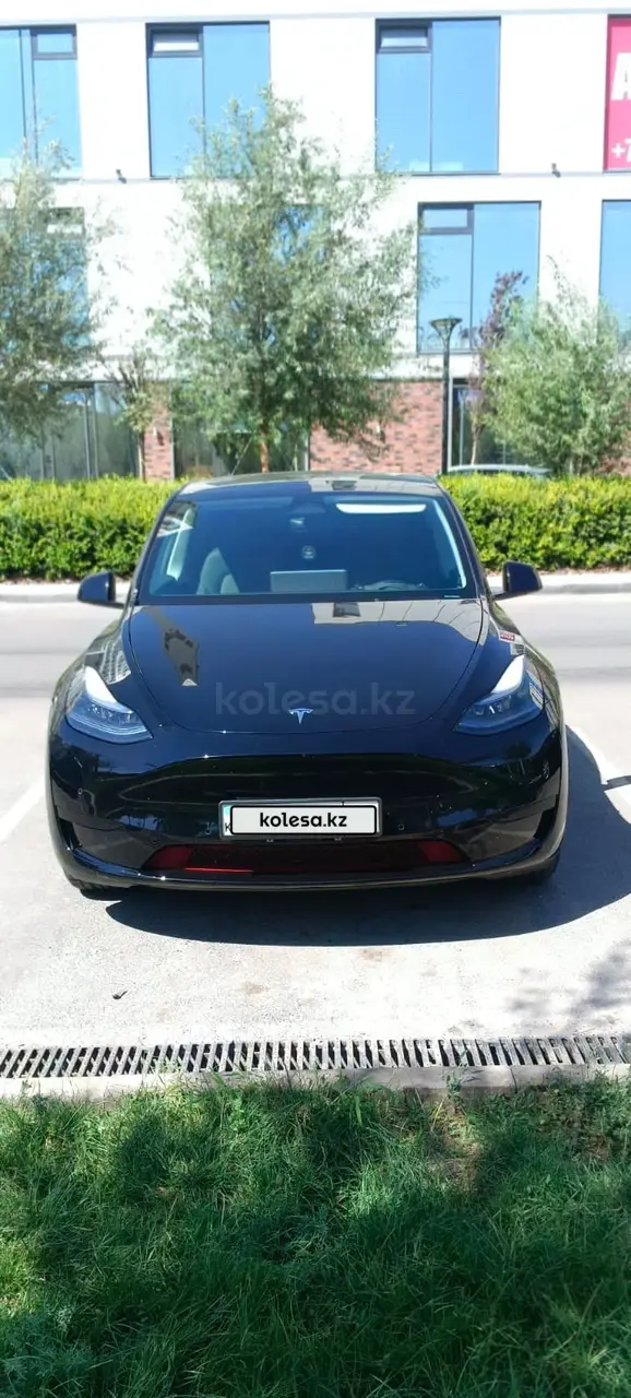 Tesla Model Y, 2023
