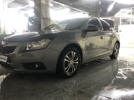 Chevrolet Cruze 2010 года за 3 900 000 тг. в Семей – фото 11