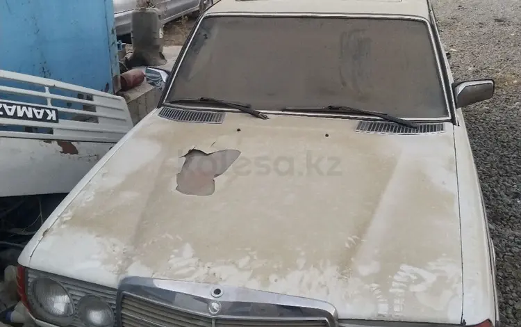 Mercedes-Benz E 280 1975 годаfor2 500 000 тг. в Актобе