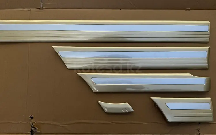 Молдинги дверей Toyota Land Cruiser 100 Тойота ленд круйзер сотка за 55 000 тг. в Алматы